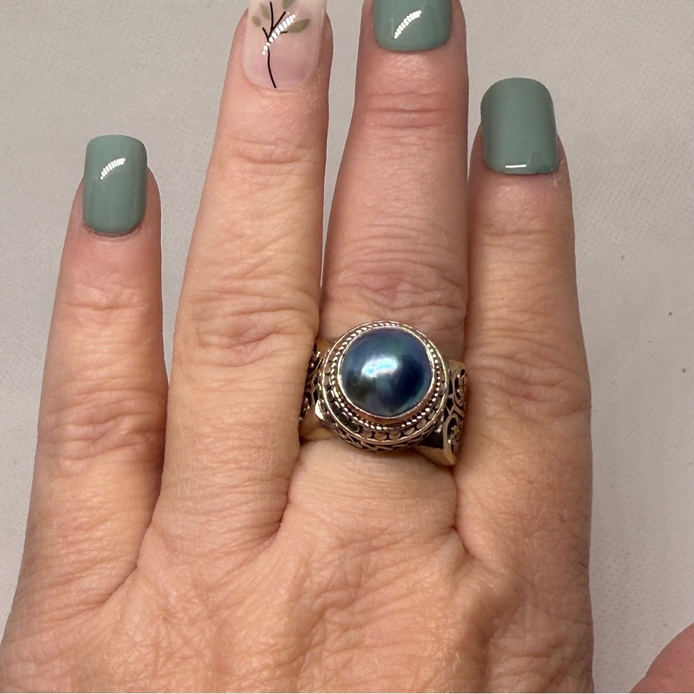 Sterling Silver mabe blue pearl Ring size 9